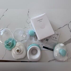 Willow Breast Pump Flange Set - White and Mint